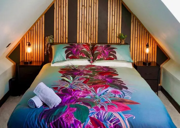 The Snug King Bed