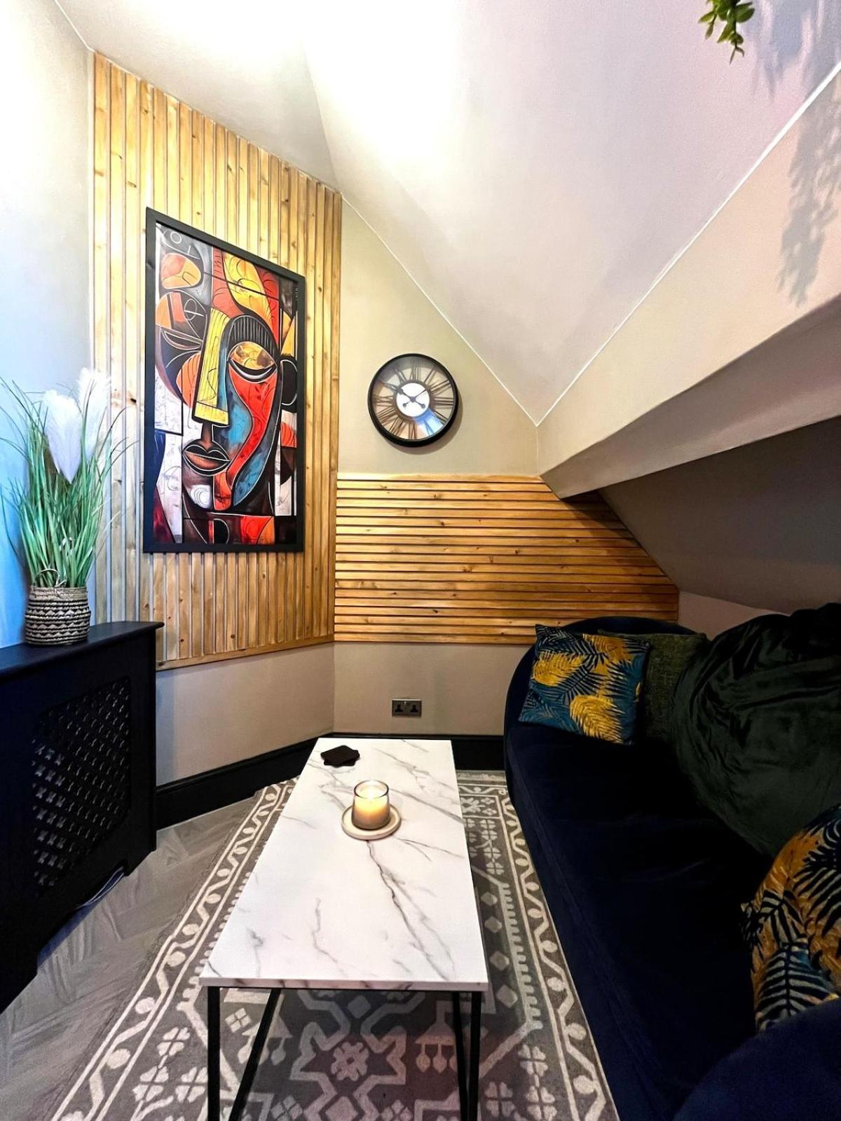 The Snug King Bed * Portsmouth